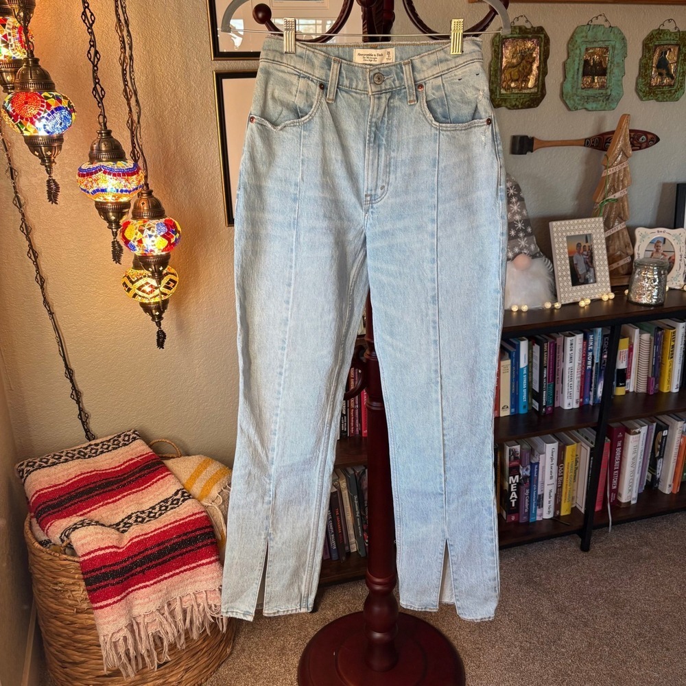 Abercrombie & Fitch 90s Straight Ultra High Rise Curve Love Jeans | Size 26